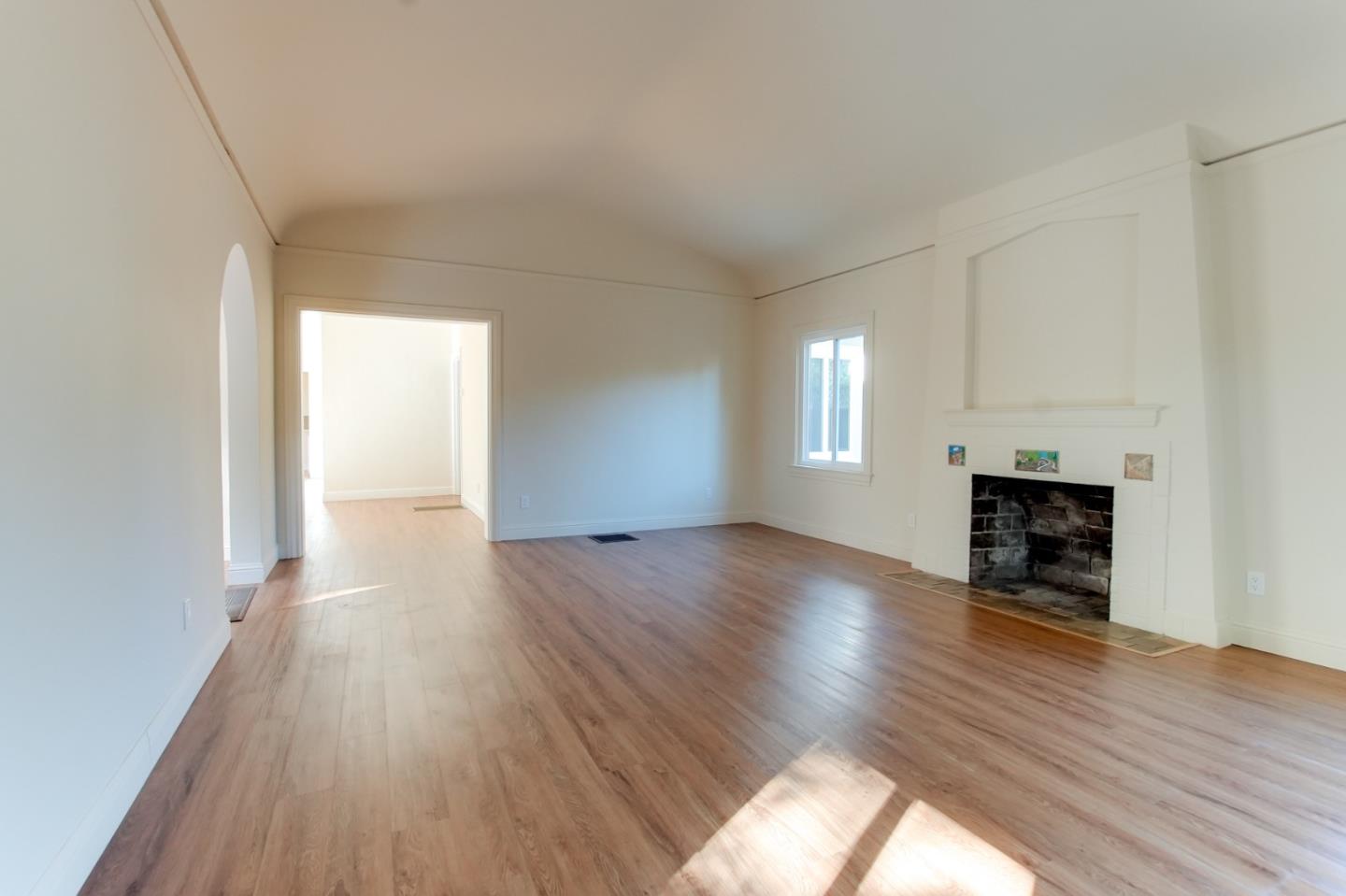 Detail Gallery Image 8 of 46 For 631 S 14th St, San Jose,  CA 95112 - 3 Beds | 2/1 Baths