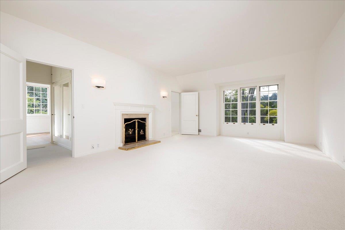 Detail Gallery Image 17 of 24 For 923 Hayne Rd, Hillsborough,  CA 94010 - 5 Beds | 5/2 Baths