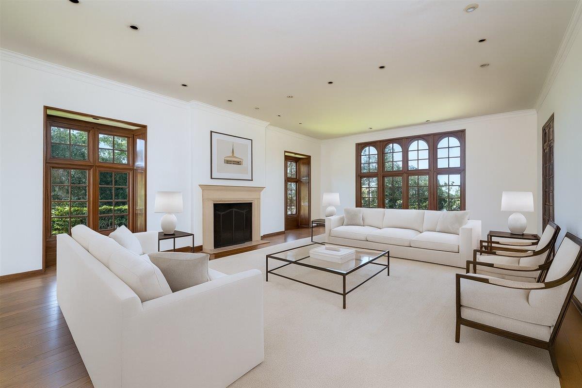 Detail Gallery Image 9 of 24 For 923 Hayne Rd, Hillsborough,  CA 94010 - 5 Beds | 5/2 Baths