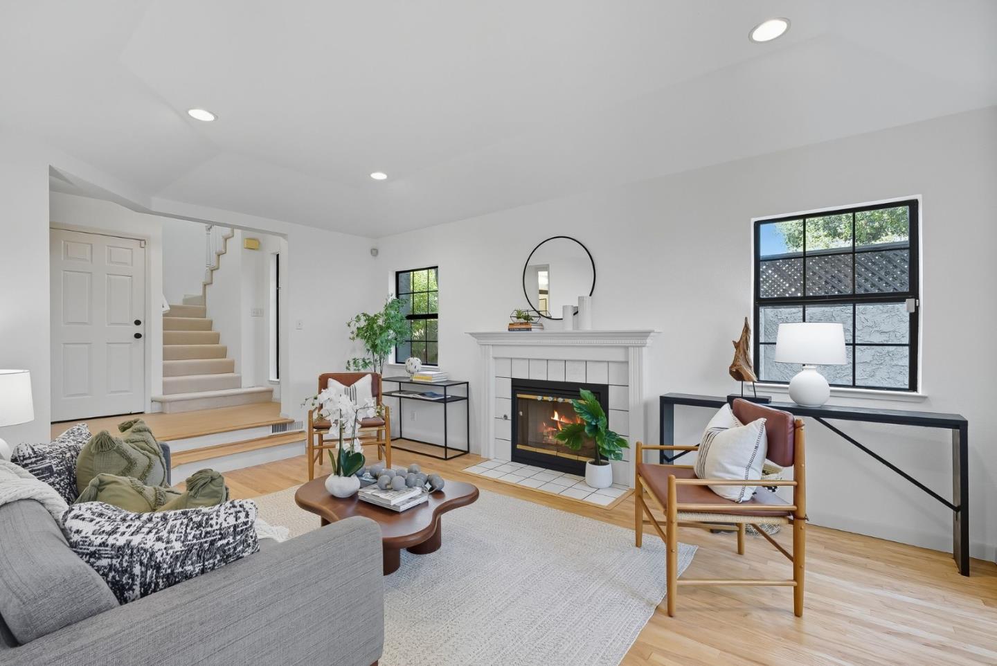 Detail Gallery Image 4 of 22 For 408 Darryl Dr, Campbell,  CA 95008 - 3 Beds | 2/1 Baths