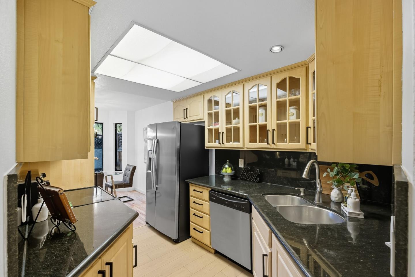 Detail Gallery Image 9 of 22 For 408 Darryl Dr, Campbell,  CA 95008 - 3 Beds | 2/1 Baths