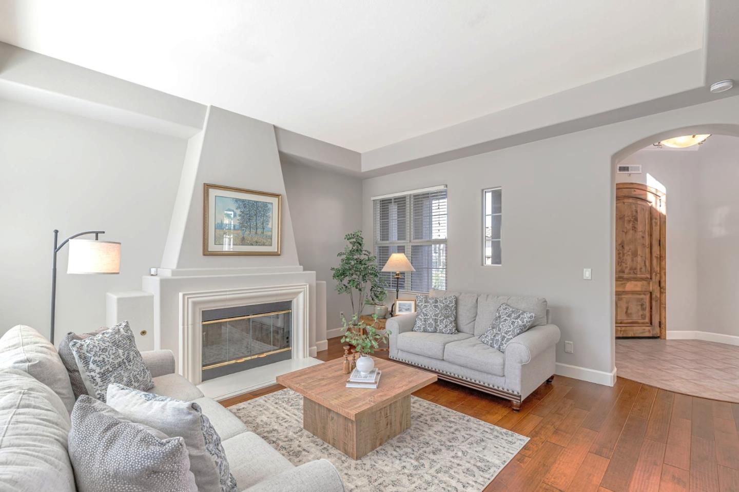 Detail Gallery Image 2 of 43 For 2645 Muirfield Way, Gilroy,  CA 95020 - 5 Beds | 4/1 Baths