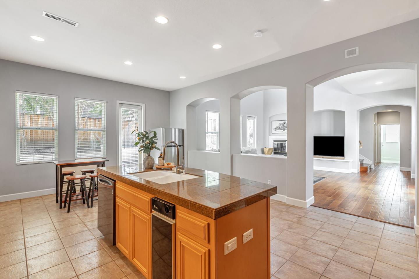 Detail Gallery Image 7 of 43 For 2645 Muirfield Way, Gilroy,  CA 95020 - 5 Beds | 4/1 Baths