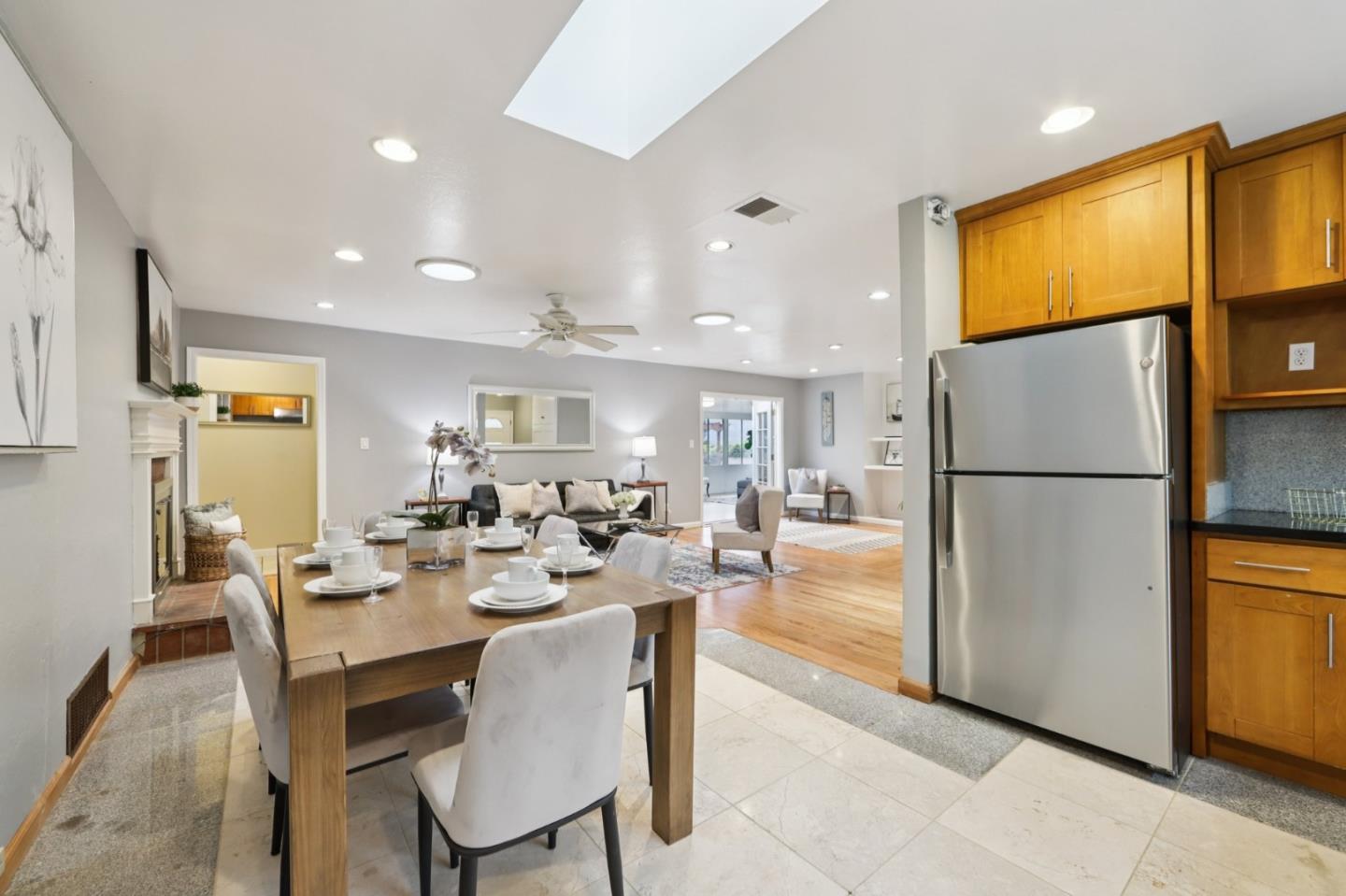 Detail Gallery Image 10 of 54 For 952 Alta Vista Dr, Pacifica,  CA 94044 - 3 Beds | 3 Baths