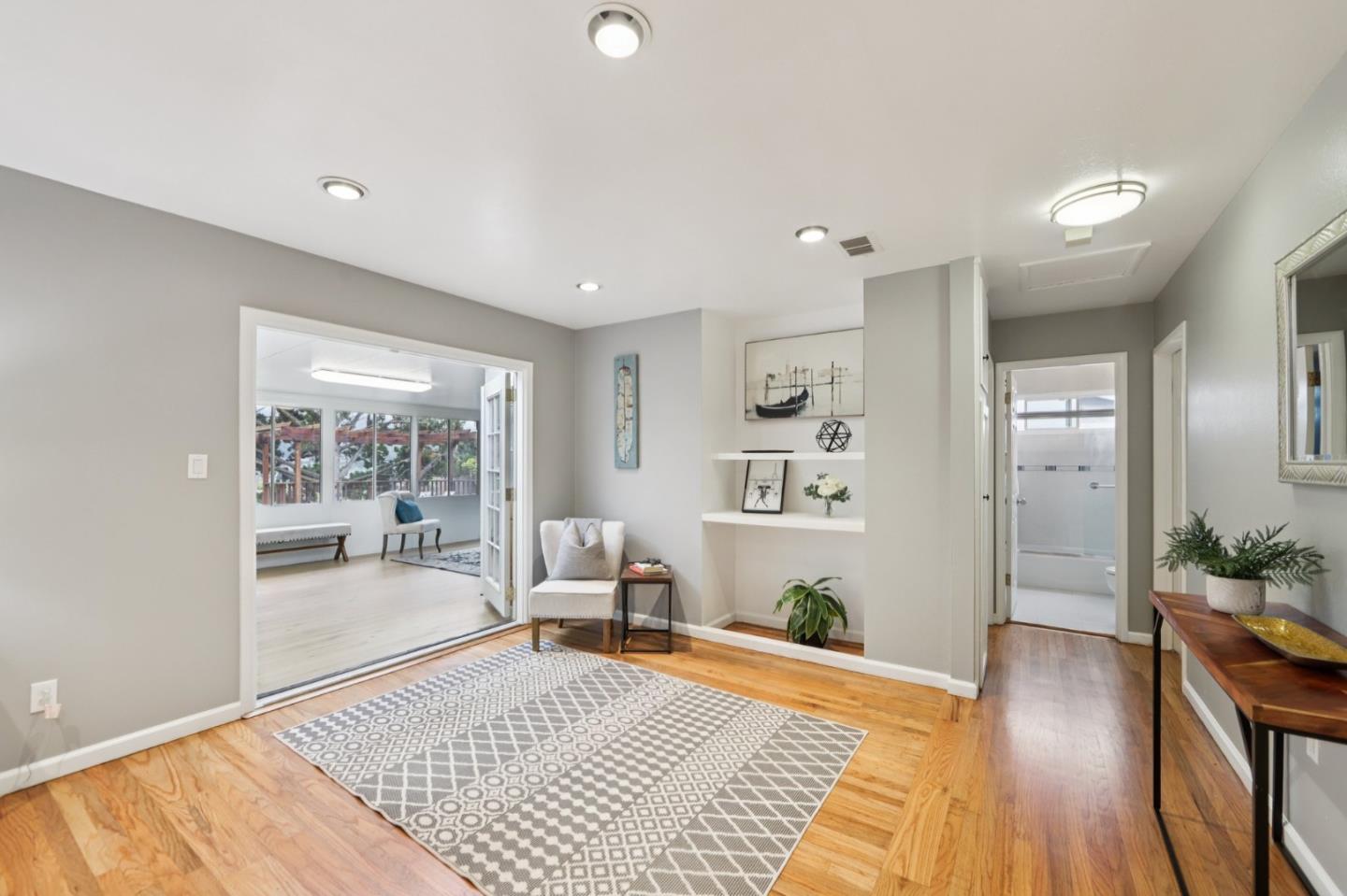 Detail Gallery Image 13 of 54 For 952 Alta Vista Dr, Pacifica,  CA 94044 - 3 Beds | 3 Baths