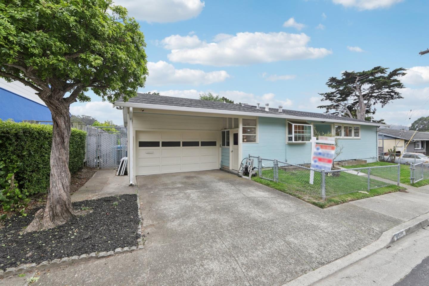 Detail Gallery Image 2 of 54 For 952 Alta Vista Dr, Pacifica,  CA 94044 - 3 Beds | 3 Baths