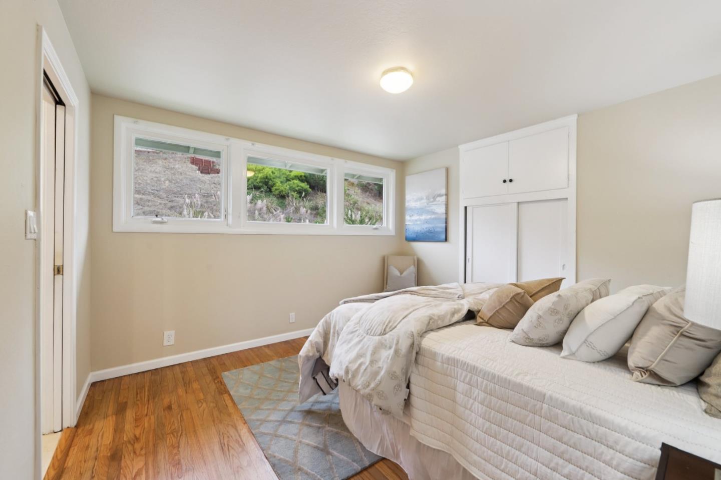 Detail Gallery Image 22 of 54 For 952 Alta Vista Dr, Pacifica,  CA 94044 - 3 Beds | 3 Baths