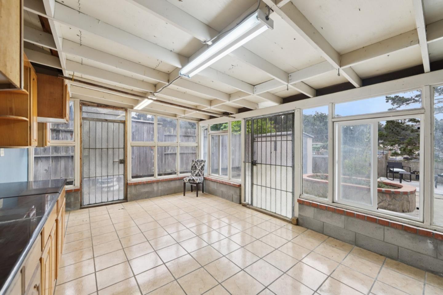 Detail Gallery Image 29 of 54 For 952 Alta Vista Dr, Pacifica,  CA 94044 - 3 Beds | 3 Baths