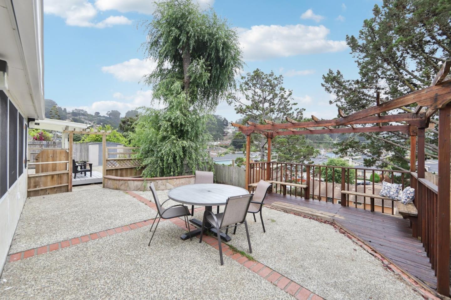 Detail Gallery Image 32 of 54 For 952 Alta Vista Dr, Pacifica,  CA 94044 - 3 Beds | 3 Baths