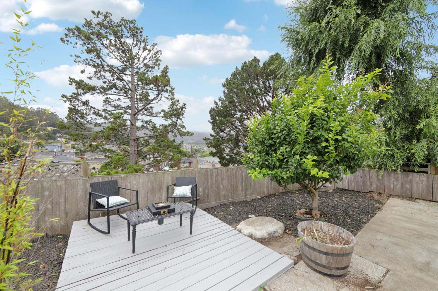 Detail Gallery Image 39 of 54 For 952 Alta Vista Dr, Pacifica,  CA 94044 - 3 Beds | 3 Baths