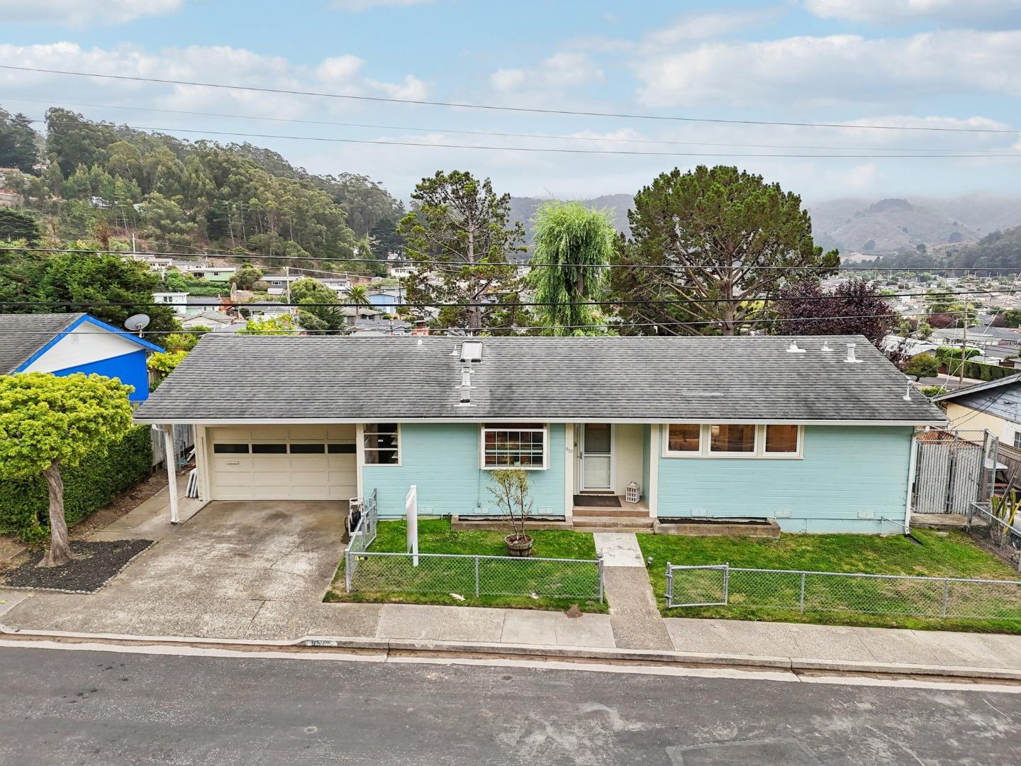 Detail Gallery Image 41 of 54 For 952 Alta Vista Dr, Pacifica,  CA 94044 - 3 Beds | 3 Baths