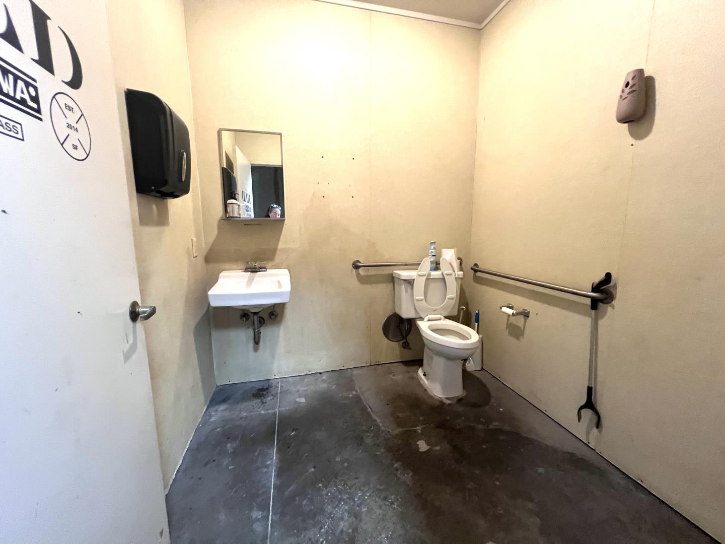 Detail Gallery Image 4 of 14 For 432 N Canal St #9,  South San Francisco,  CA 94080 - – Beds | – Baths