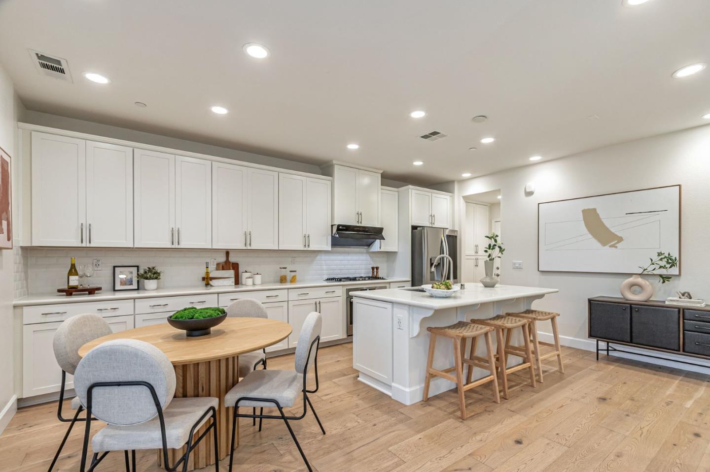 Detail Gallery Image 13 of 34 For 399 Charles Morris Ter, Sunnyvale,  CA 94085 - 3 Beds | 2/1 Baths