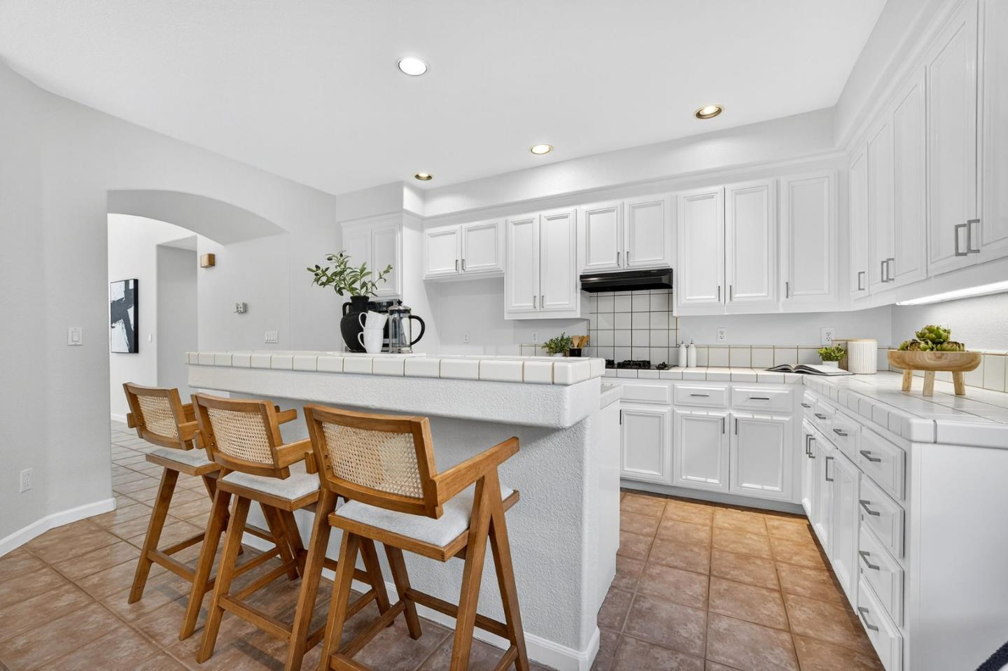 Detail Gallery Image 12 of 45 For 1469 Eagles Nest Ln, Gilroy,  CA 95020 - 4 Beds | 2/1 Baths