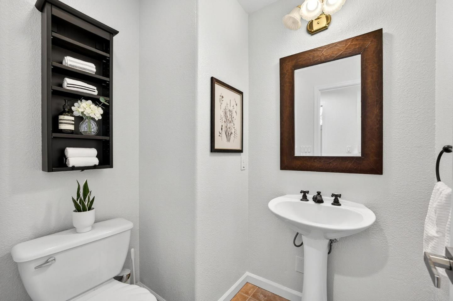 Detail Gallery Image 16 of 45 For 1469 Eagles Nest Ln, Gilroy,  CA 95020 - 4 Beds | 2/1 Baths