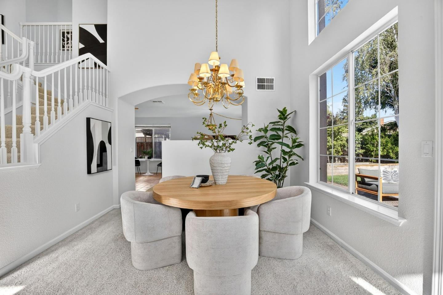 Detail Gallery Image 9 of 45 For 1469 Eagles Nest Ln, Gilroy,  CA 95020 - 4 Beds | 2/1 Baths