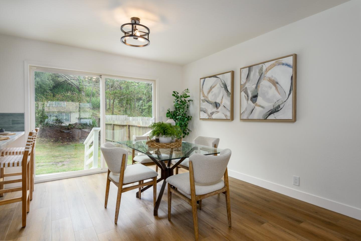 Detail Gallery Image 10 of 29 For 618 Foothill Dr, Pacifica,  CA 94044 - 3 Beds | 1/1 Baths