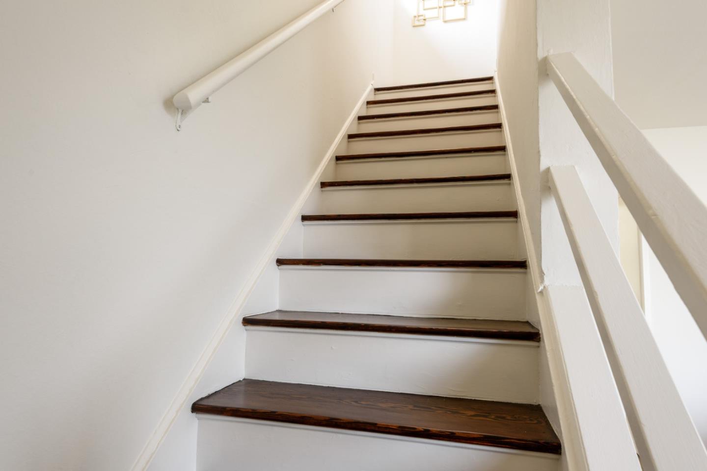 Detail Gallery Image 12 of 29 For 618 Foothill Dr, Pacifica,  CA 94044 - 3 Beds | 1/1 Baths