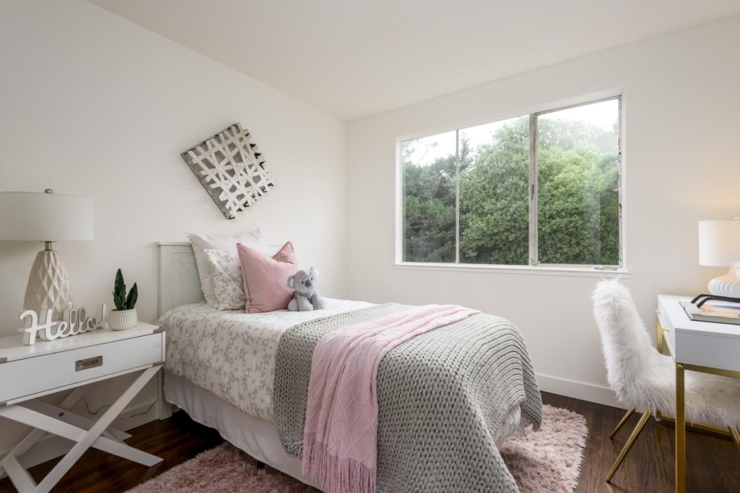 Detail Gallery Image 15 of 29 For 618 Foothill Dr, Pacifica,  CA 94044 - 3 Beds | 1/1 Baths