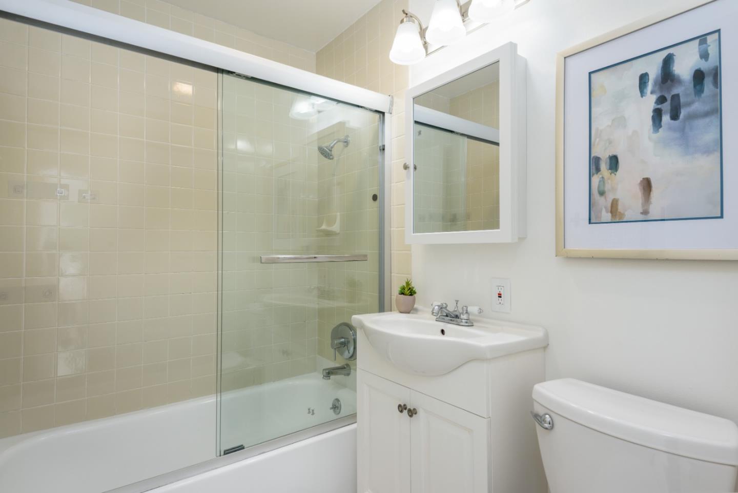 Detail Gallery Image 17 of 29 For 618 Foothill Dr, Pacifica,  CA 94044 - 3 Beds | 1/1 Baths