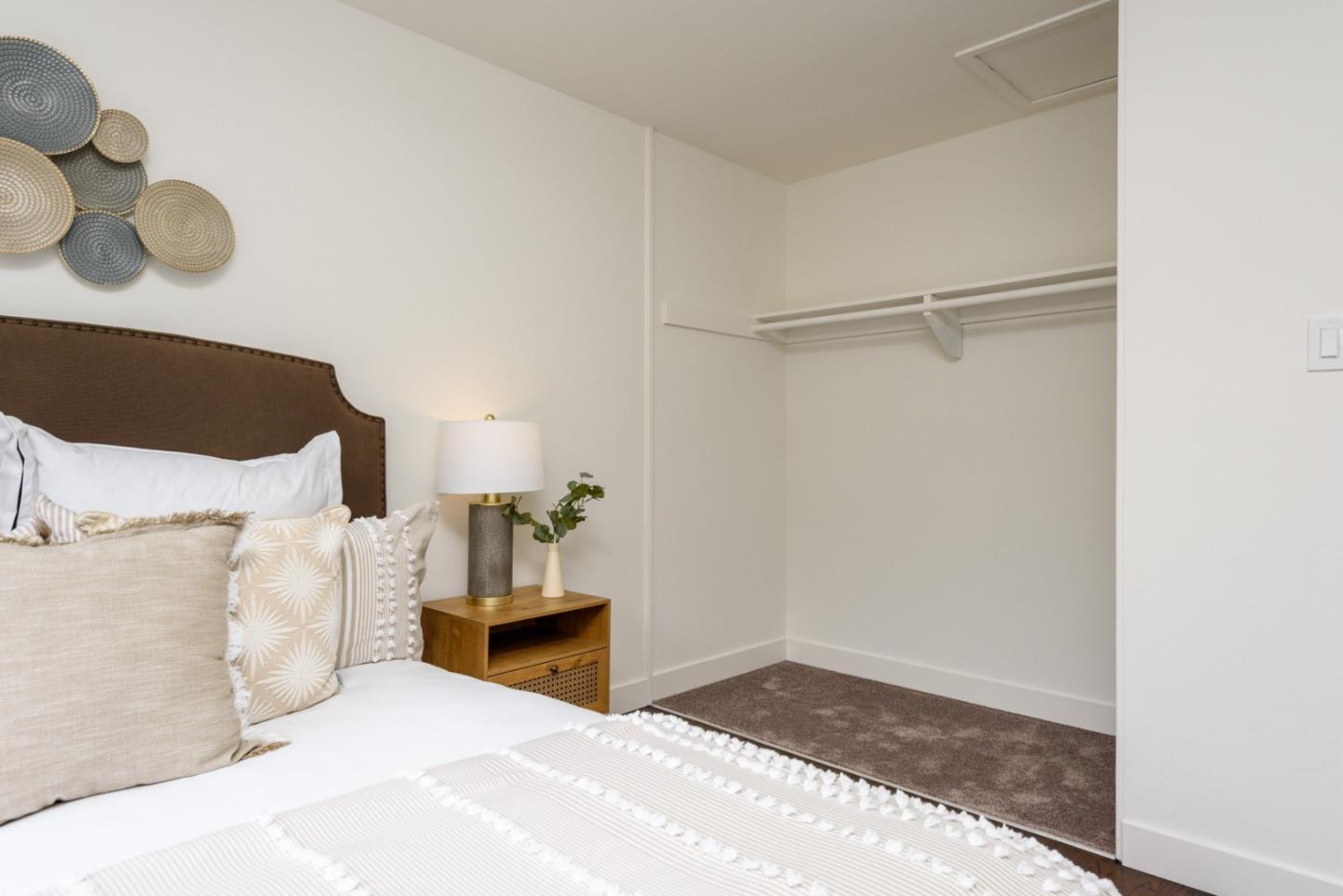 Detail Gallery Image 19 of 29 For 618 Foothill Dr, Pacifica,  CA 94044 - 3 Beds | 1/1 Baths