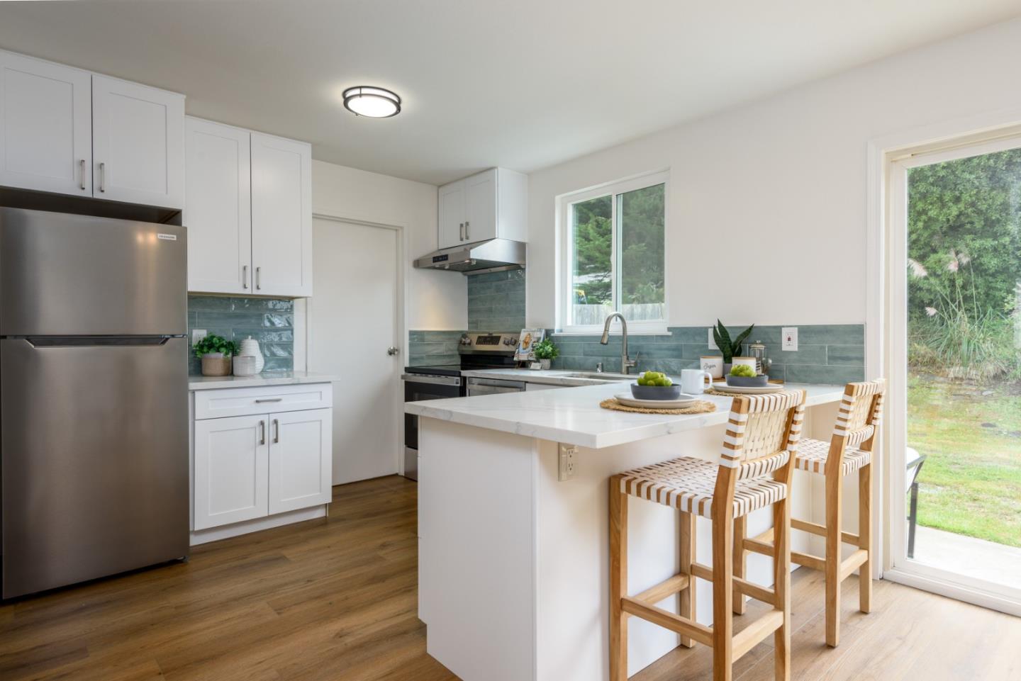 Detail Gallery Image 7 of 29 For 618 Foothill Dr, Pacifica,  CA 94044 - 3 Beds | 1/1 Baths