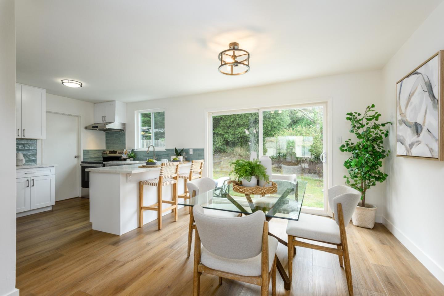 Detail Gallery Image 9 of 29 For 618 Foothill Dr, Pacifica,  CA 94044 - 3 Beds | 1/1 Baths