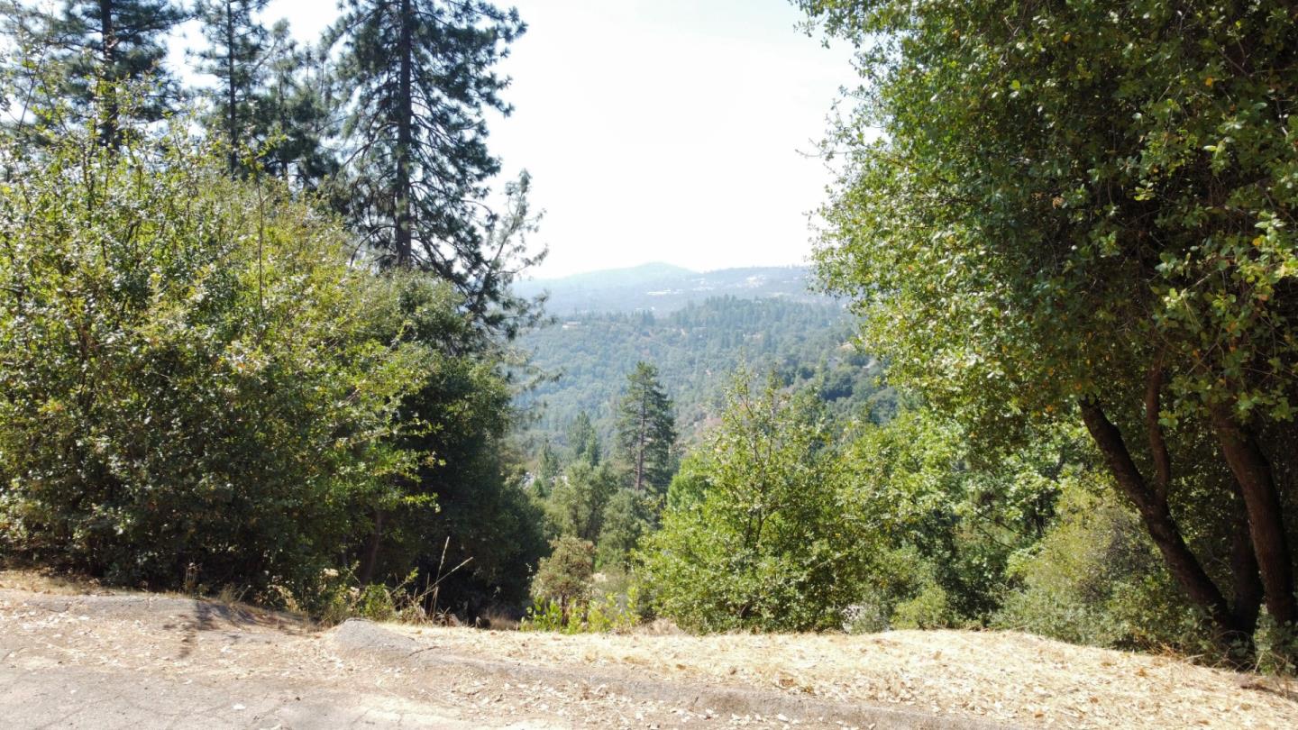 Detail Gallery Image 5 of 15 For 137 Deerhaven Dr, Tuolumne,  CA 95379 - – Beds | – Baths