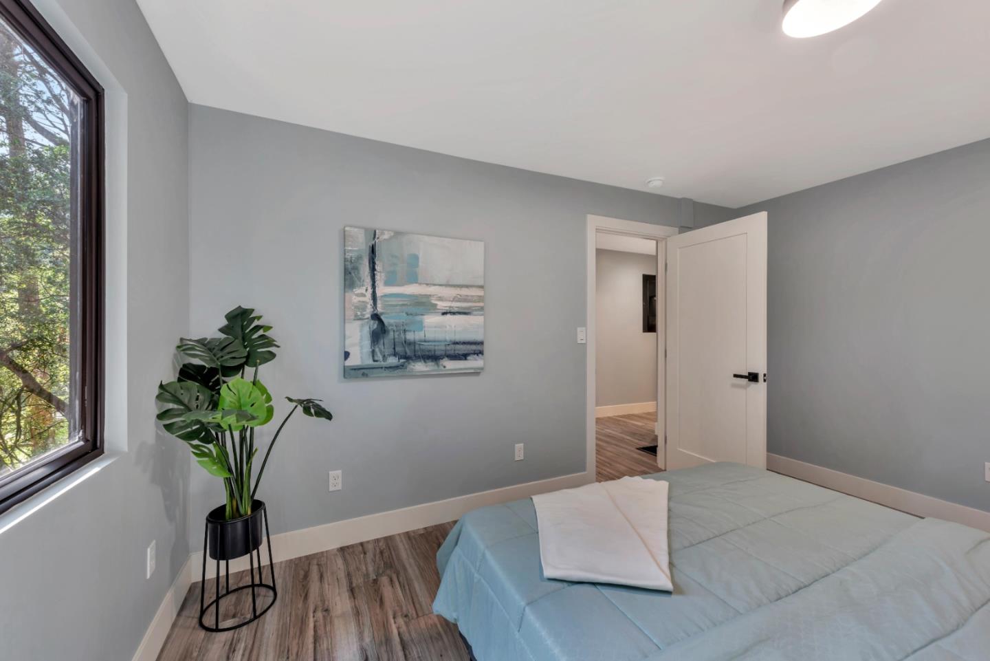 Detail Gallery Image 11 of 71 For 7032 Sayre Dr, Oakland,  CA 94611 - 5 Beds | 3/1 Baths