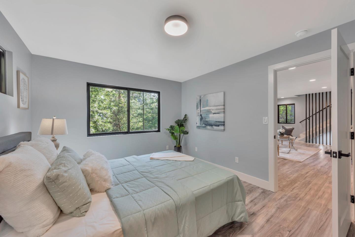 Detail Gallery Image 12 of 71 For 7032 Sayre Dr, Oakland,  CA 94611 - 5 Beds | 3/1 Baths