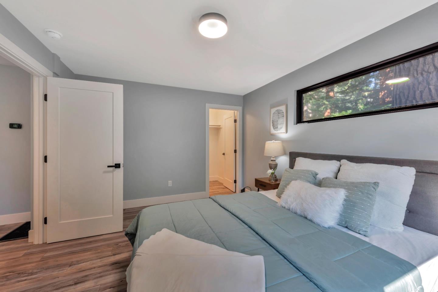 Detail Gallery Image 13 of 71 For 7032 Sayre Dr, Oakland,  CA 94611 - 5 Beds | 3/1 Baths