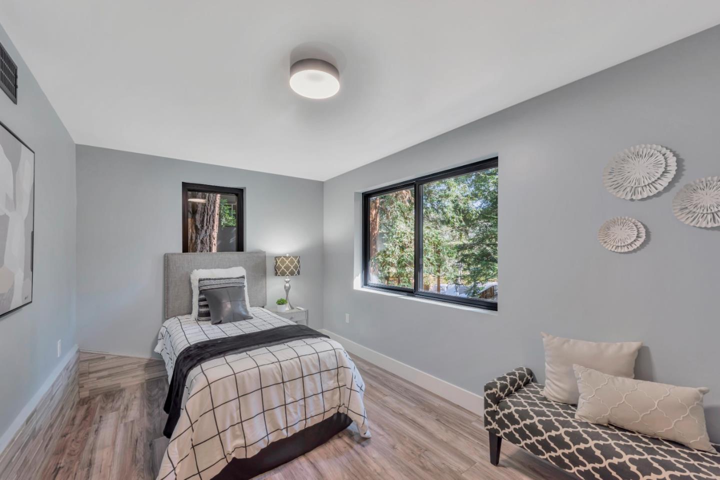 Detail Gallery Image 18 of 71 For 7032 Sayre Dr, Oakland,  CA 94611 - 5 Beds | 3/1 Baths