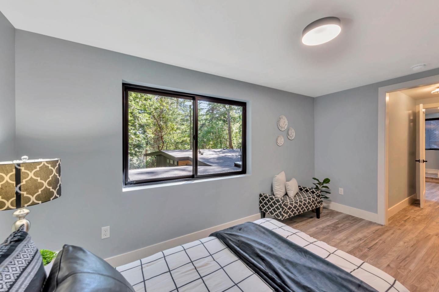 Detail Gallery Image 20 of 71 For 7032 Sayre Dr, Oakland,  CA 94611 - 5 Beds | 3/1 Baths