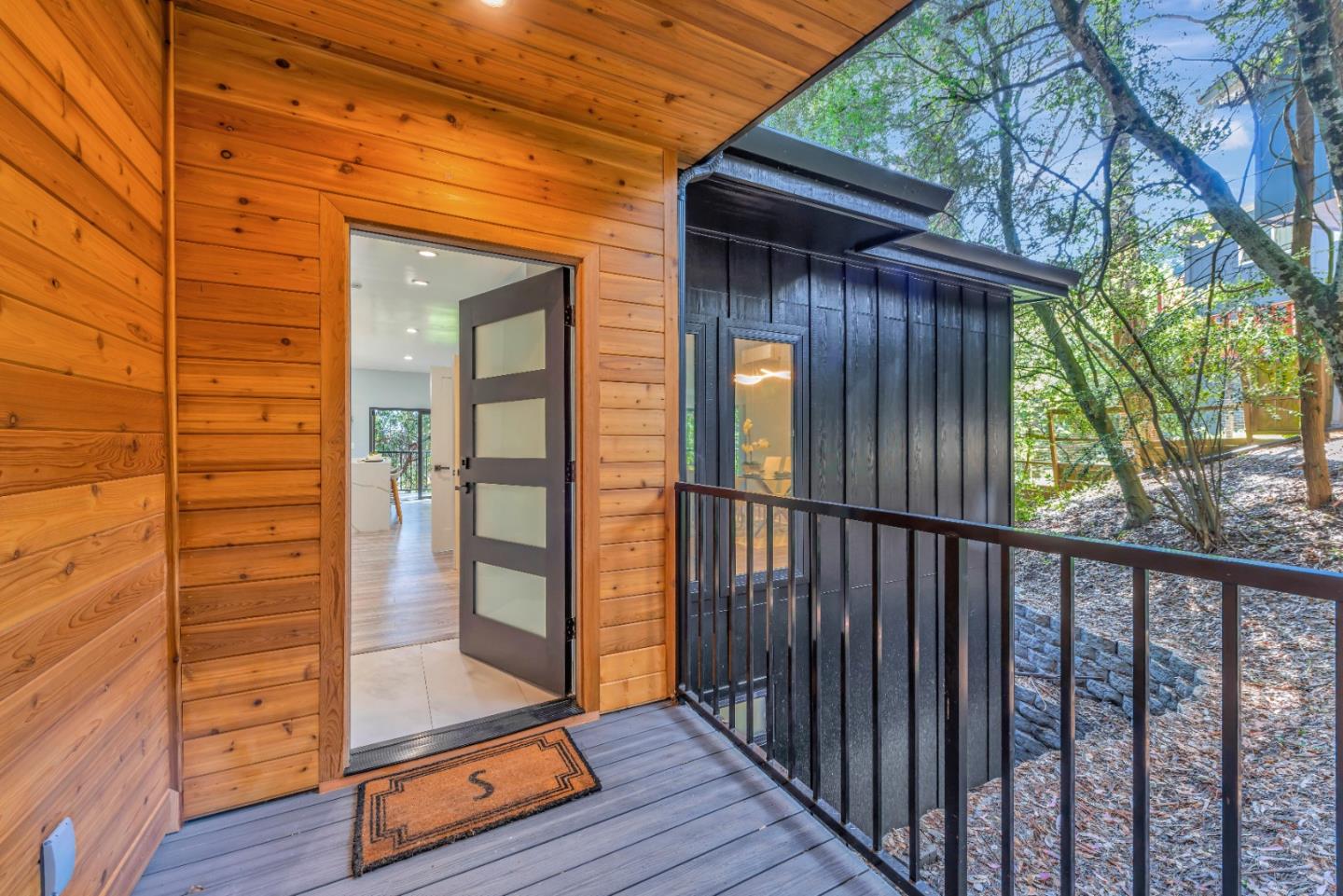 Detail Gallery Image 23 of 71 For 7032 Sayre Dr, Oakland,  CA 94611 - 5 Beds | 3/1 Baths