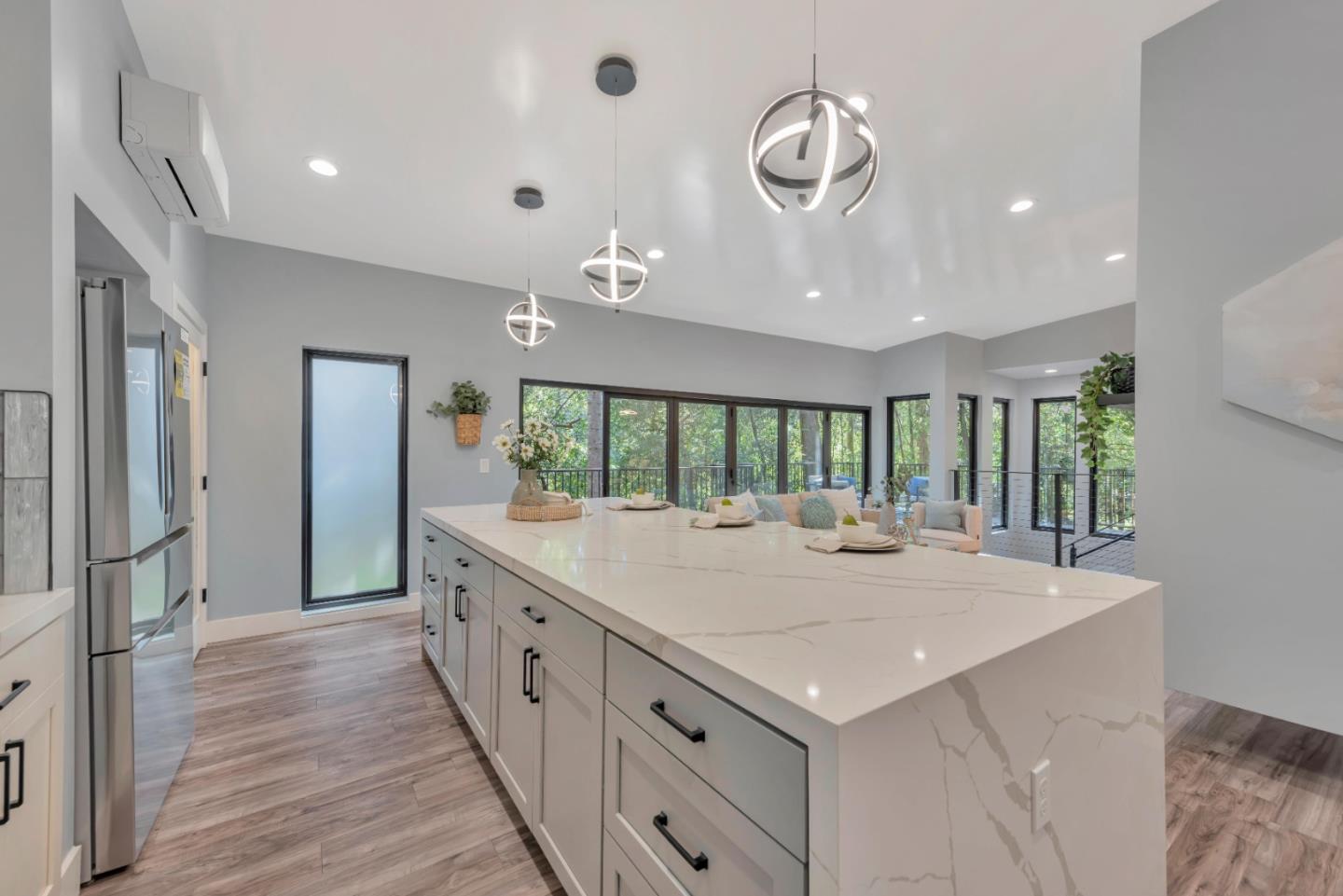 Detail Gallery Image 26 of 71 For 7032 Sayre Dr, Oakland,  CA 94611 - 5 Beds | 3/1 Baths