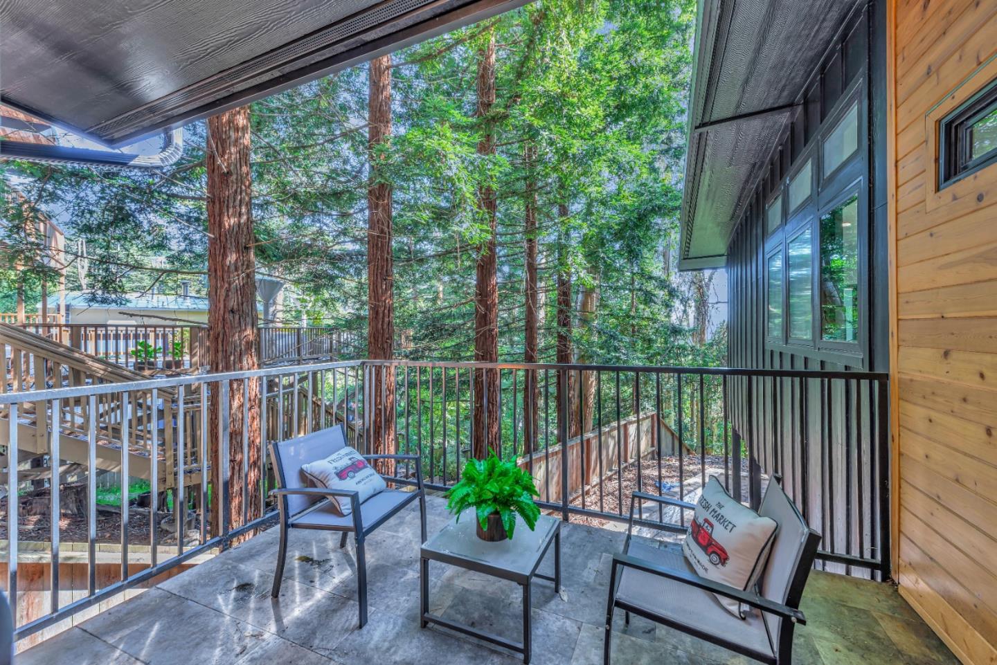 Detail Gallery Image 50 of 71 For 7032 Sayre Dr, Oakland,  CA 94611 - 5 Beds | 3/1 Baths