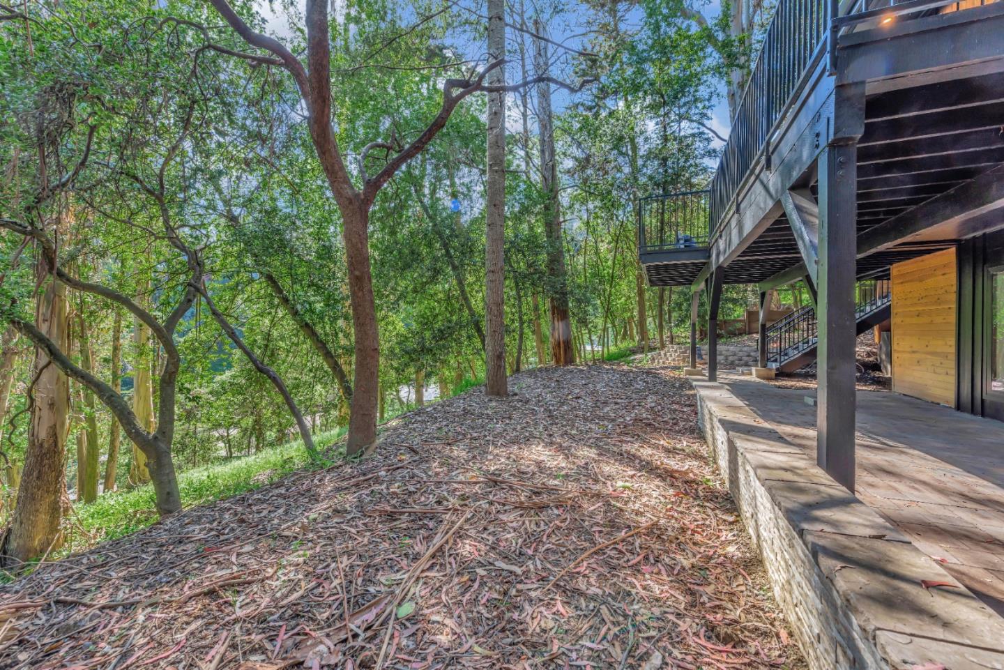 Detail Gallery Image 68 of 71 For 7032 Sayre Dr, Oakland,  CA 94611 - 5 Beds | 3/1 Baths