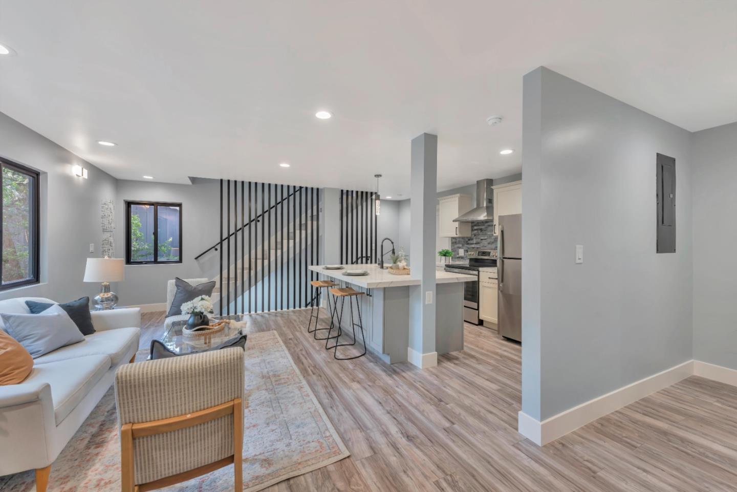 Detail Gallery Image 9 of 71 For 7032 Sayre Dr, Oakland,  CA 94611 - 5 Beds | 3/1 Baths