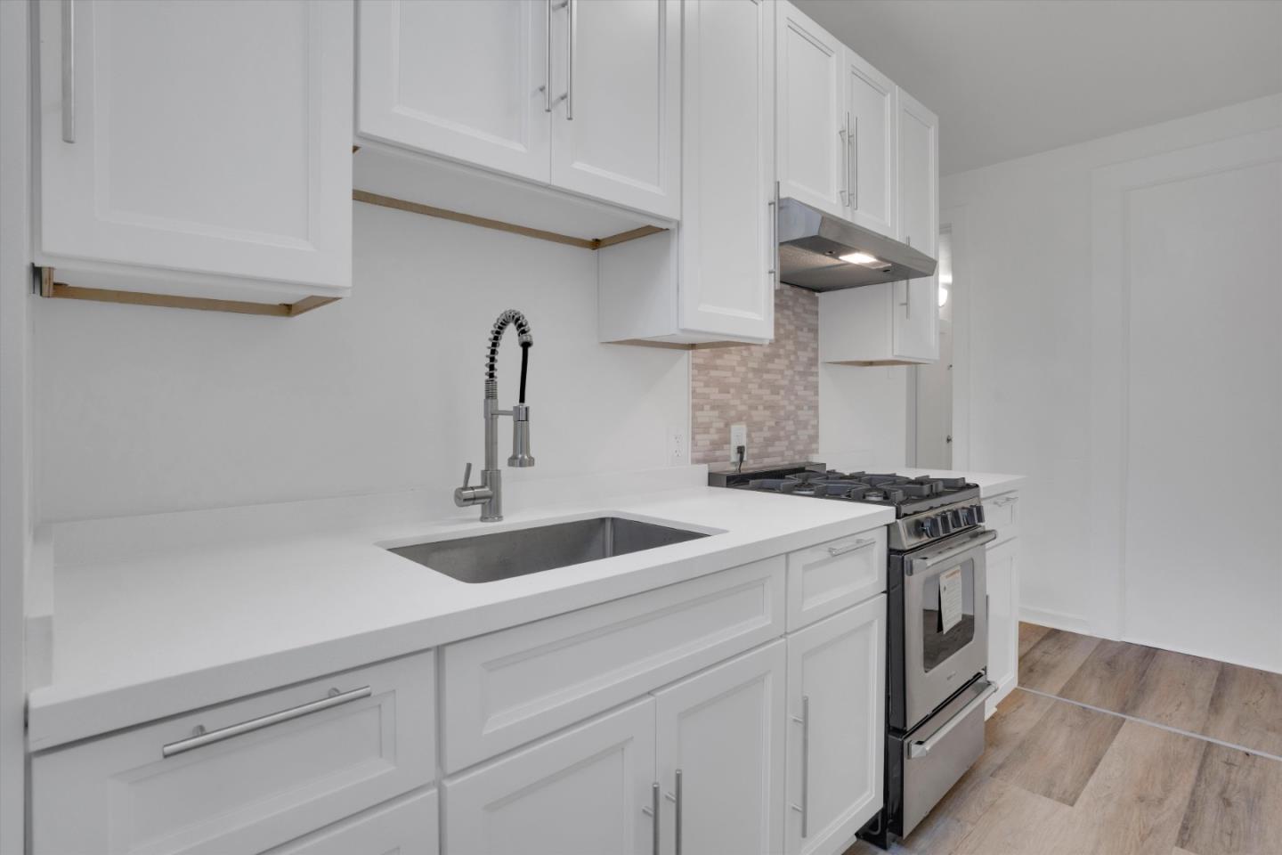 Detail Gallery Image 7 of 40 For 2310 Pacific Ave, Alameda,  CA 94501 - – Beds | – Baths