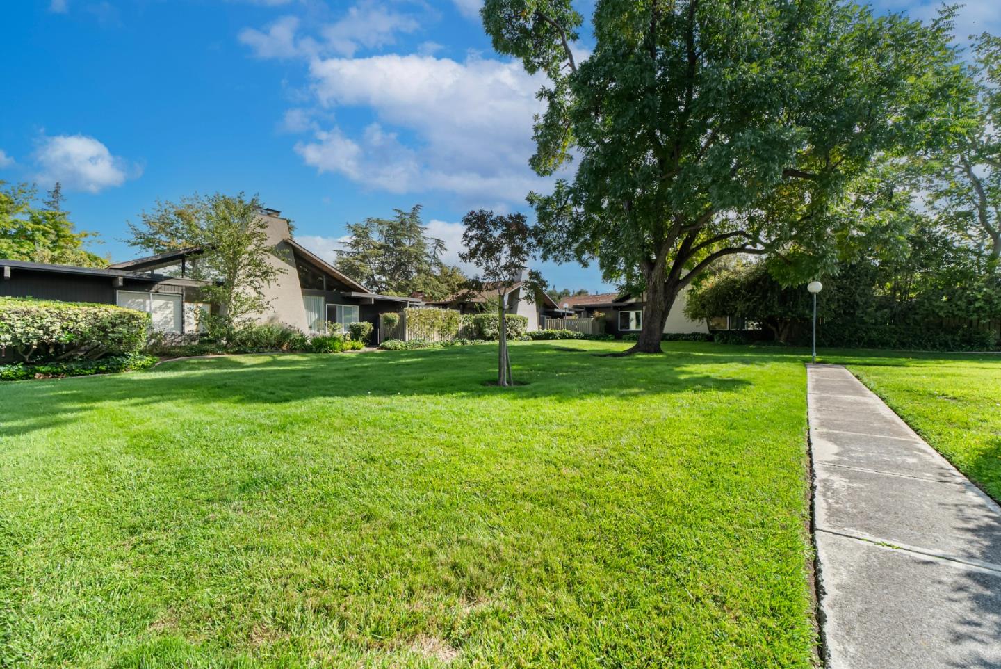 Detail Gallery Image 23 of 32 For 71 Gladys Ave, Mountain View,  CA 94043 - 2 Beds | 2 Baths