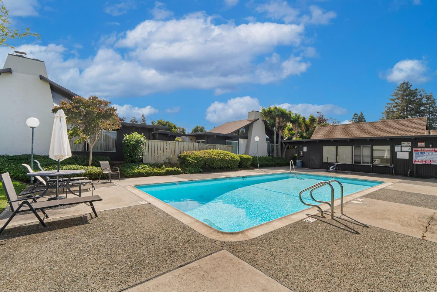 Detail Gallery Image 24 of 32 For 71 Gladys Ave, Mountain View,  CA 94043 - 2 Beds | 2 Baths