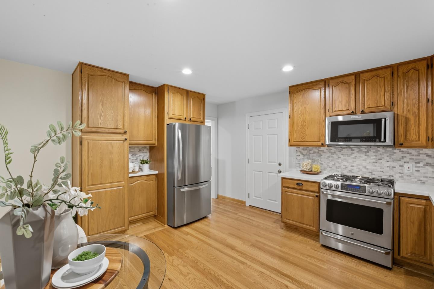 Detail Gallery Image 12 of 43 For 1463 Greenwood Ave, San Carlos,  CA 94070 - 3 Beds | 2 Baths