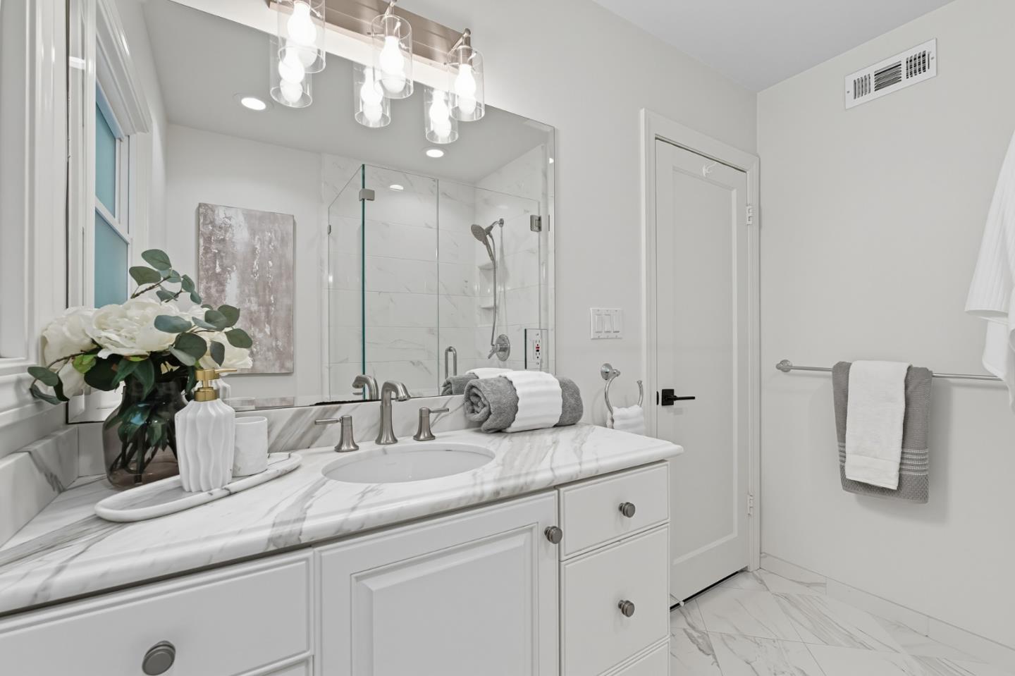 Detail Gallery Image 25 of 43 For 1463 Greenwood Ave, San Carlos,  CA 94070 - 3 Beds | 2 Baths