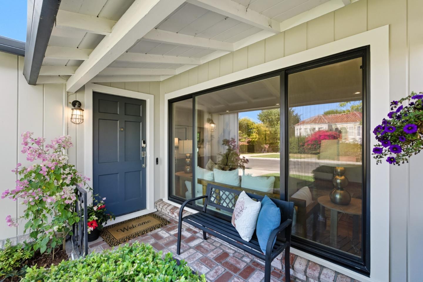 Detail Gallery Image 3 of 43 For 1463 Greenwood Ave, San Carlos,  CA 94070 - 3 Beds | 2 Baths