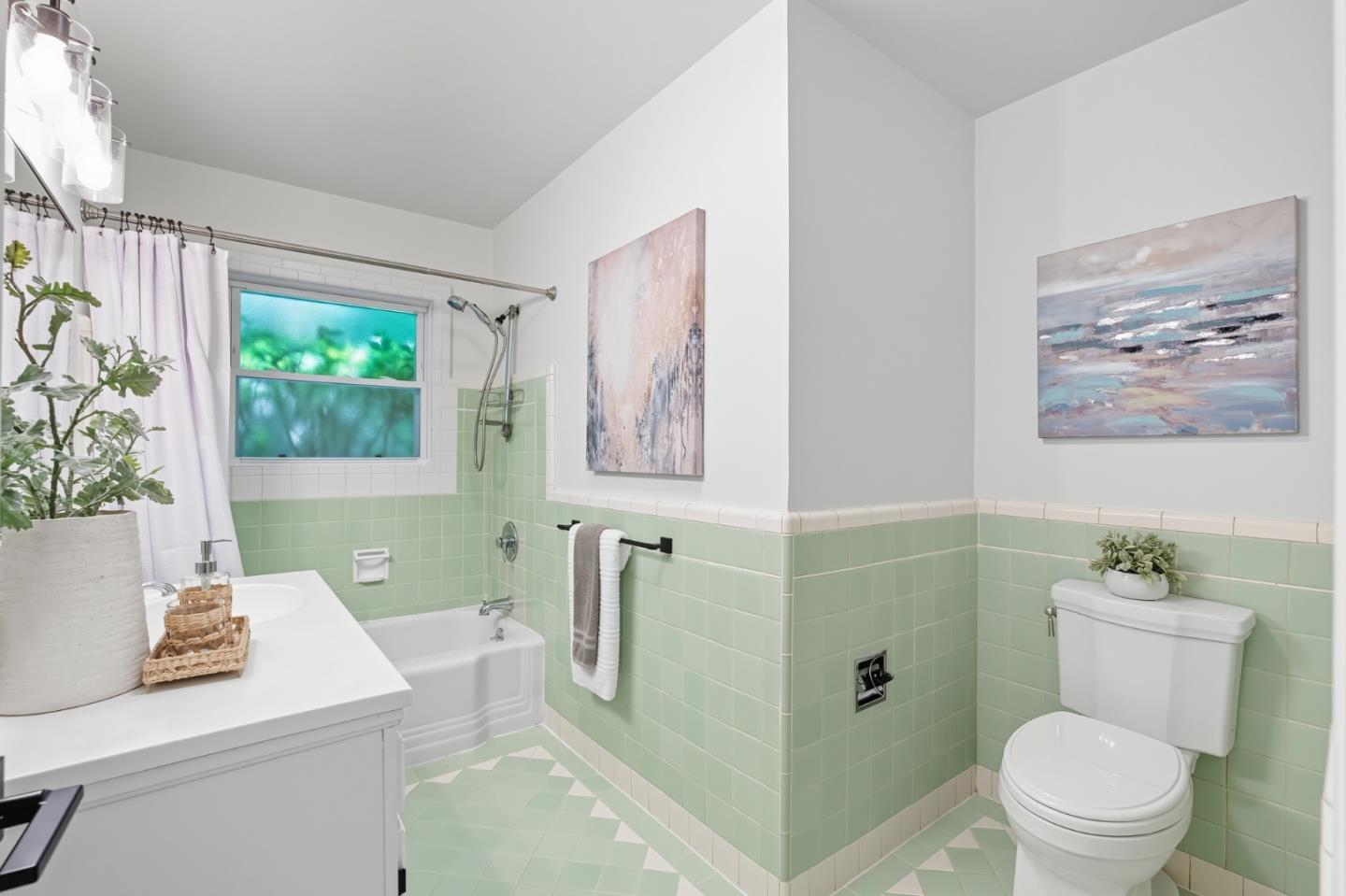 Detail Gallery Image 30 of 43 For 1463 Greenwood Ave, San Carlos,  CA 94070 - 3 Beds | 2 Baths