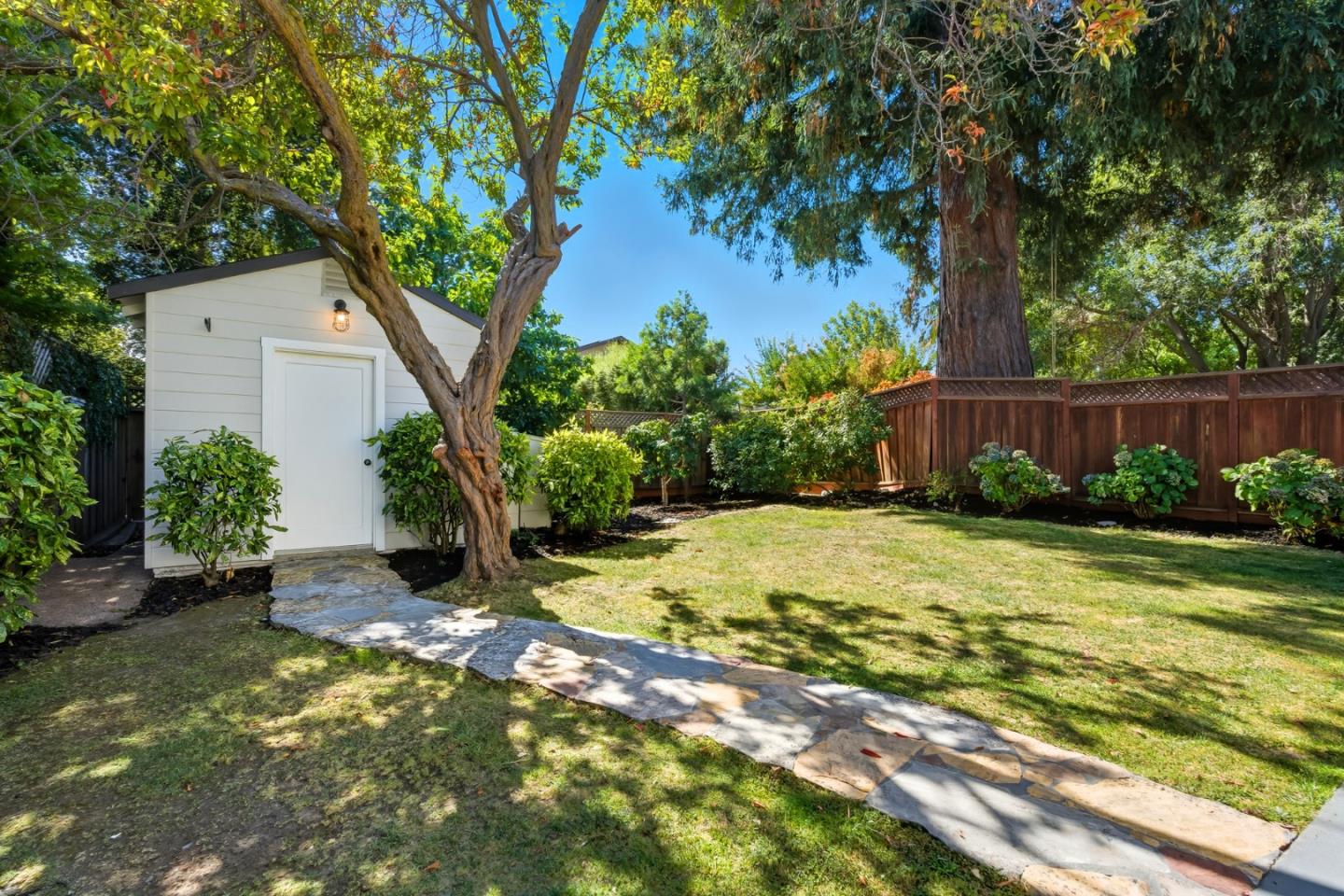 Detail Gallery Image 31 of 43 For 1463 Greenwood Ave, San Carlos,  CA 94070 - 3 Beds | 2 Baths