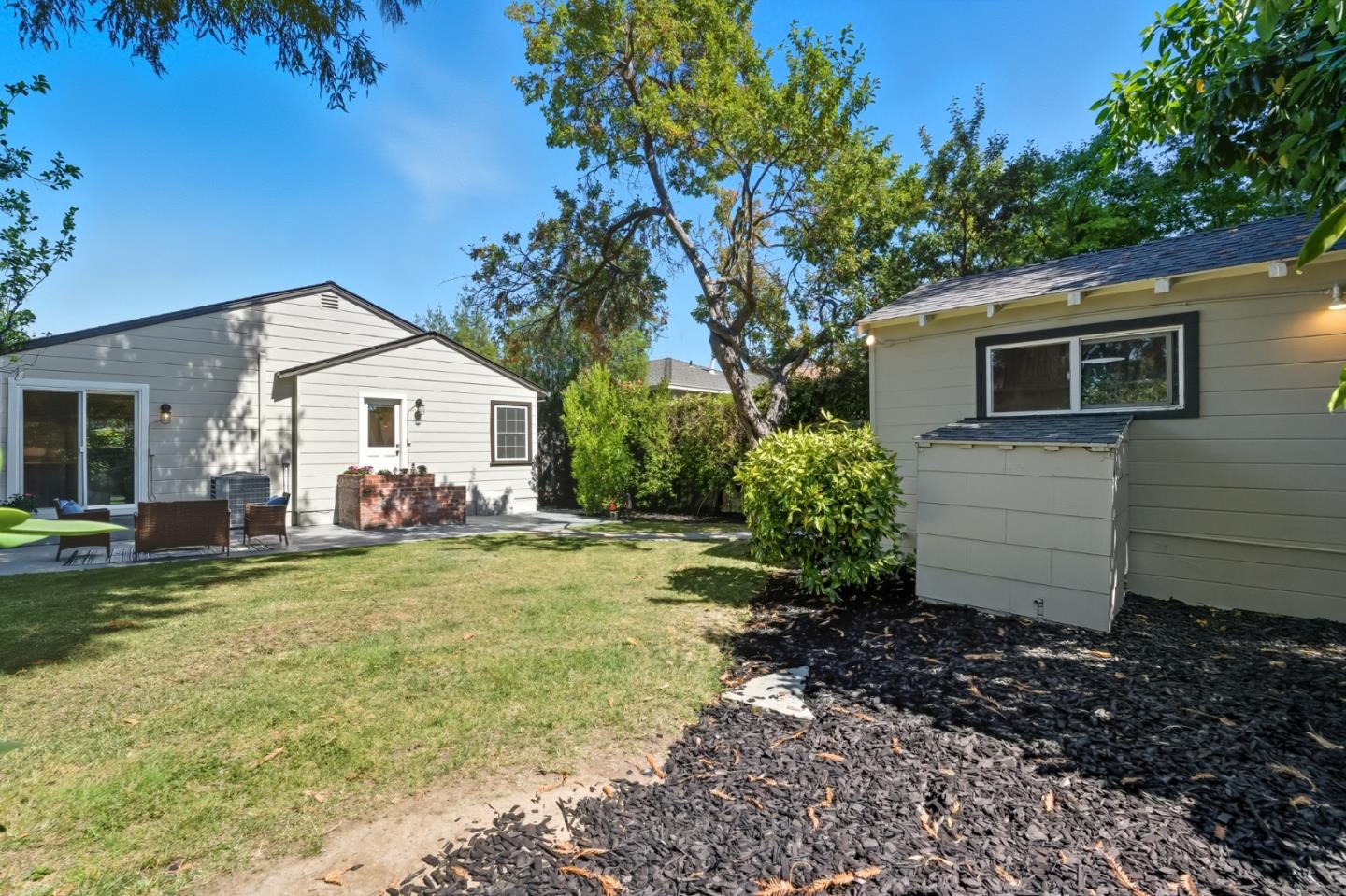 Detail Gallery Image 35 of 43 For 1463 Greenwood Ave, San Carlos,  CA 94070 - 3 Beds | 2 Baths