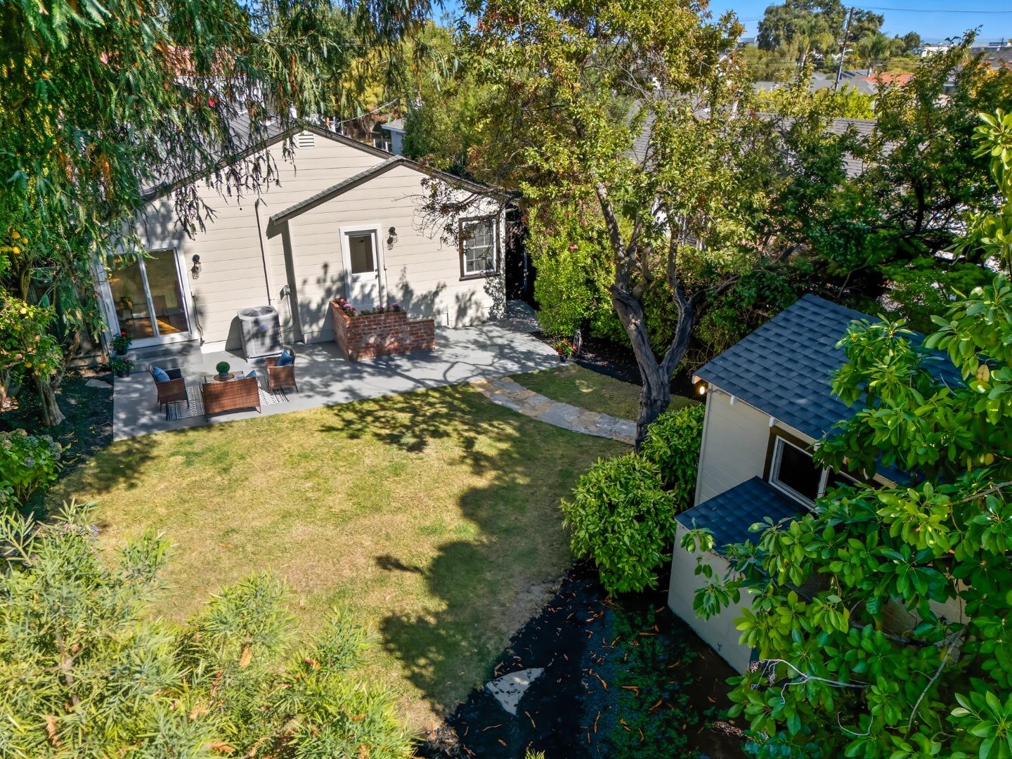 Detail Gallery Image 38 of 43 For 1463 Greenwood Ave, San Carlos,  CA 94070 - 3 Beds | 2 Baths