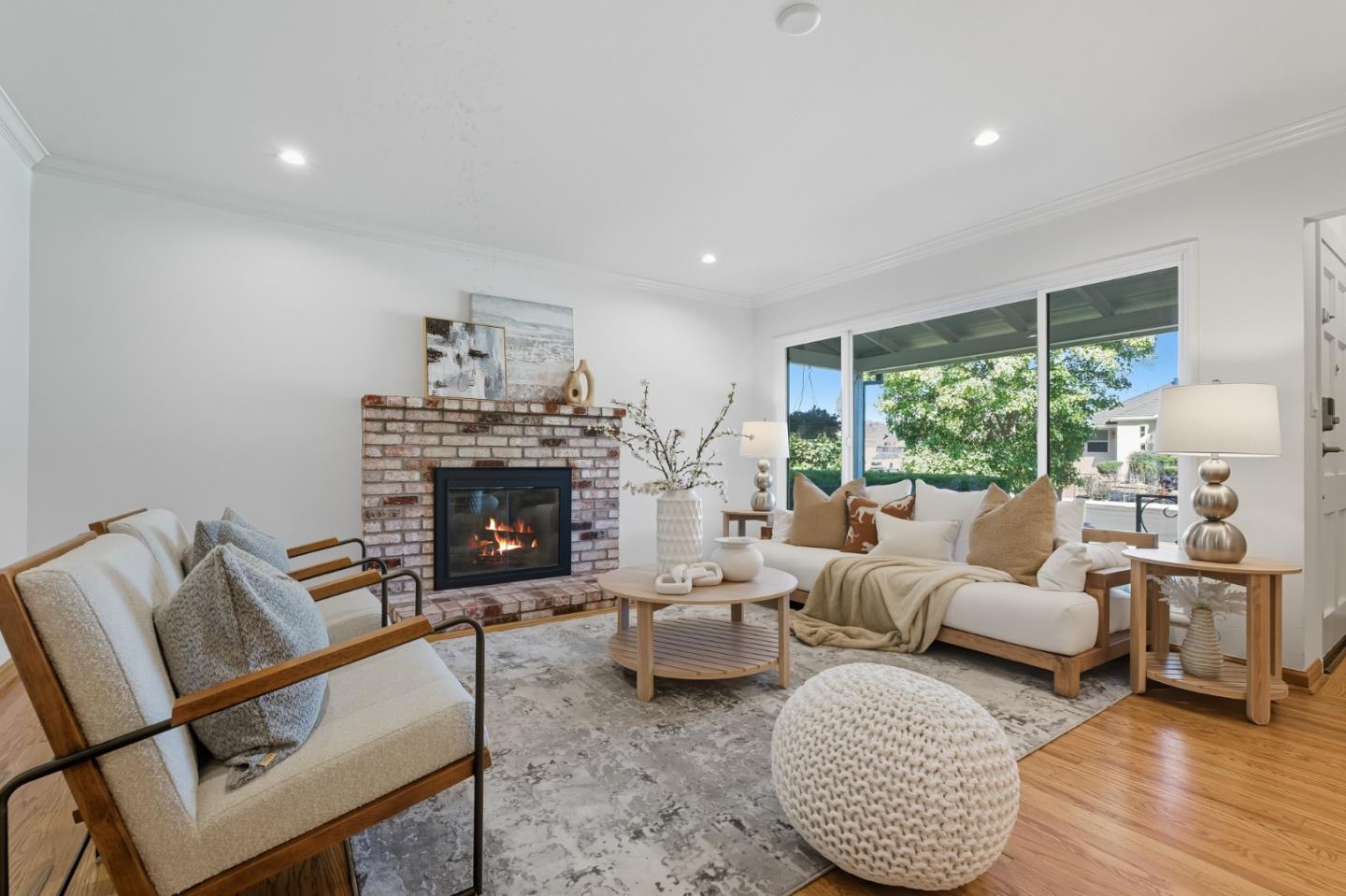 Detail Gallery Image 4 of 43 For 1463 Greenwood Ave, San Carlos,  CA 94070 - 3 Beds | 2 Baths