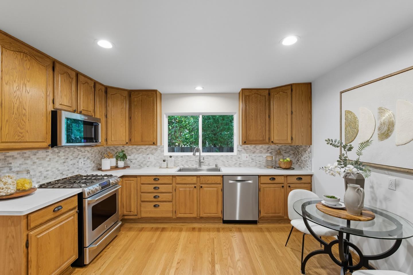 Detail Gallery Image 9 of 43 For 1463 Greenwood Ave, San Carlos,  CA 94070 - 3 Beds | 2 Baths